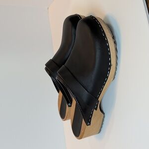 BJork Swedish Comfort Black Leather Clogs Size EU 40 US Size 9 - 9.5